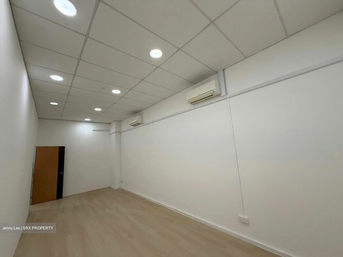 A'posh Bizhub (D27), Factory #560979321